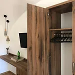 Ξενοδοχείο Dvur Pecinov 4*