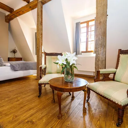 Hotel Dvur Pecinov