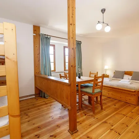 Hotel Dvur Pecinov