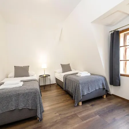 Dvur Pecinov Hotel