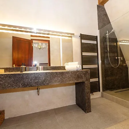 Dvur Pecinov Hotel 4*