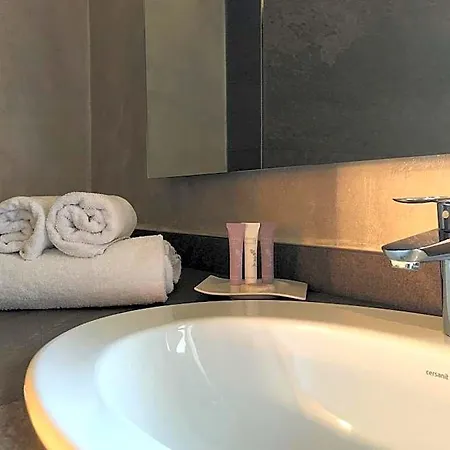 Hotel Dvůr Pecínov 4*