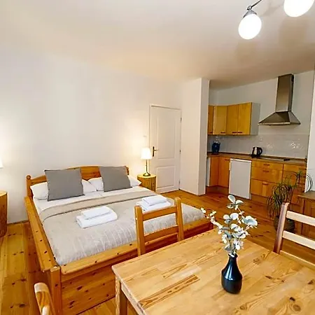 Dvur Pecinov Hotel