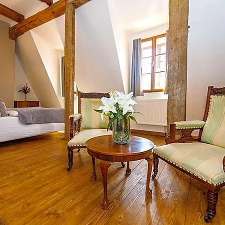 Dvůr Pecínov Hotel