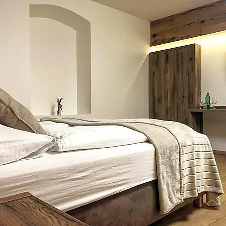 Dvůr Pecínov Hotel Benesov (Central Bohemian)