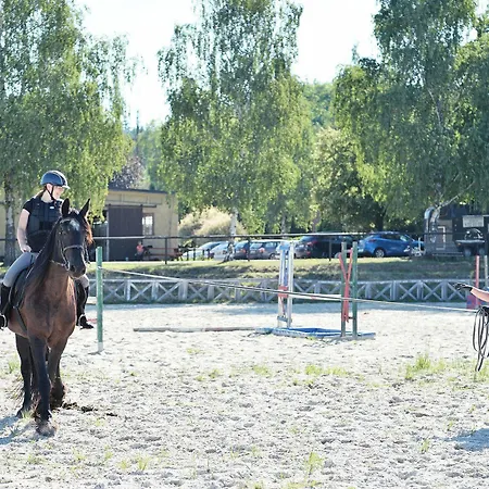 Dvur Pecinov Отель Бенешов