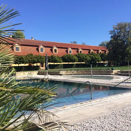 Dvur Pecinov Hotel 4*