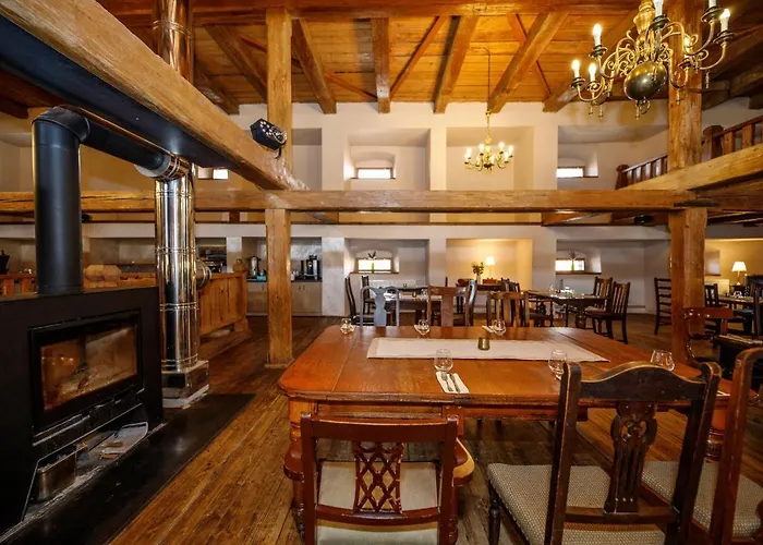 Hotel Dvur Pecinov 4*