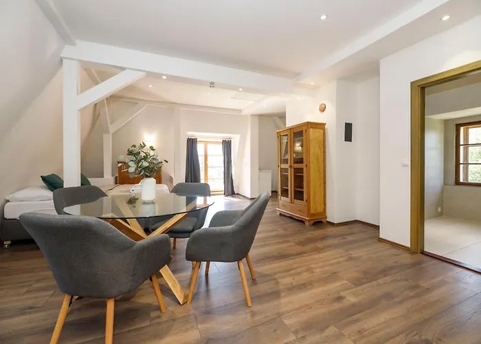 Dvur Pecinov Benesov (Central Bohemian)