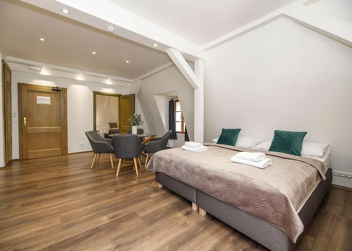 Dvur Pecinov Hotel Benesov (Central Bohemian)