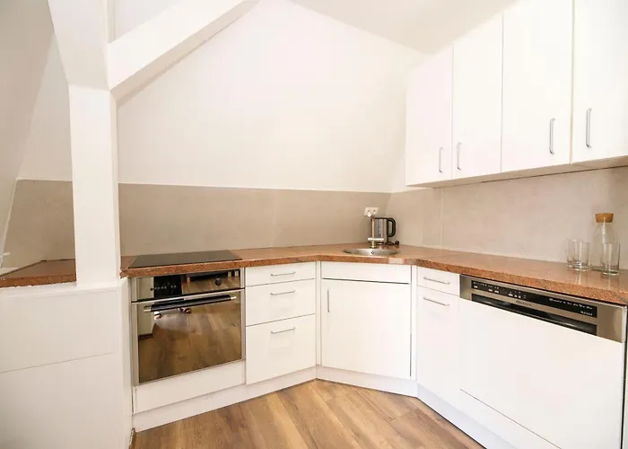 Dvur Pecinov Hotel 4*