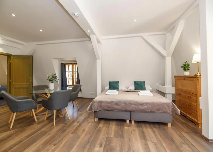 Dvur Pecinov 4* Benešov