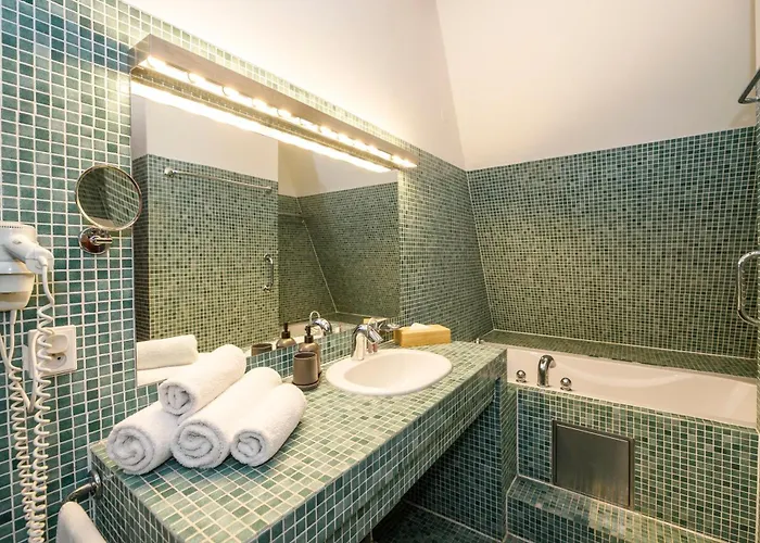 Dvur Pecinov Hotel Benesov (Central Bohemian)