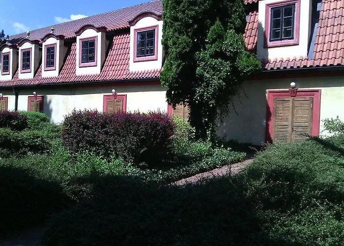 Dvur Pecinov Hotel Benesov (Central Bohemian)